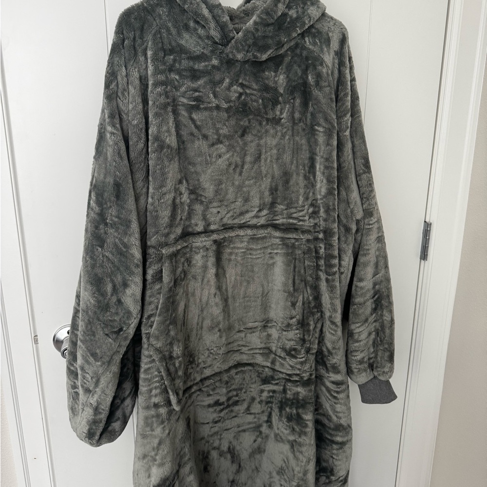 Cozy Gray Hooded Women's Jacket